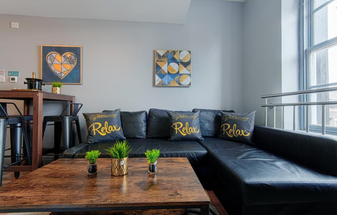 The Penthouse Gathering - Town Centre - Sleeps Up To 16 Рексем Экстерьер фото