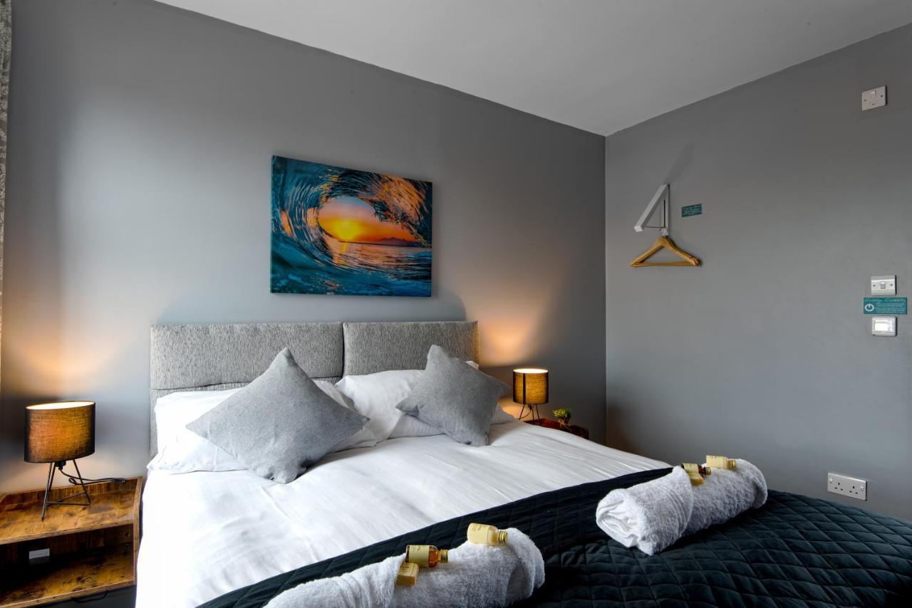 The Penthouse Gathering - Town Centre - Sleeps Up To 16 Рексем Экстерьер фото