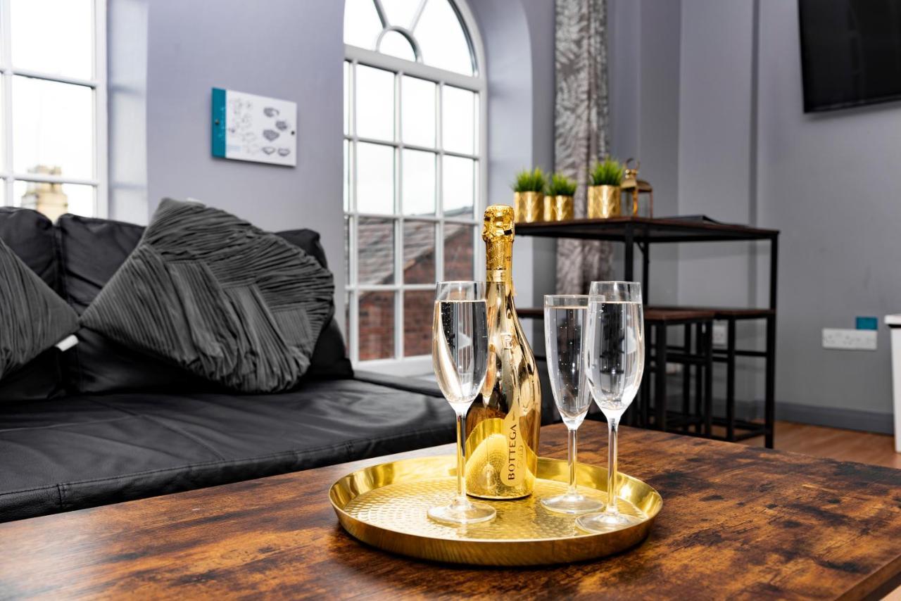 The Penthouse Gathering - Town Centre - Sleeps Up To 16 Рексем Экстерьер фото
